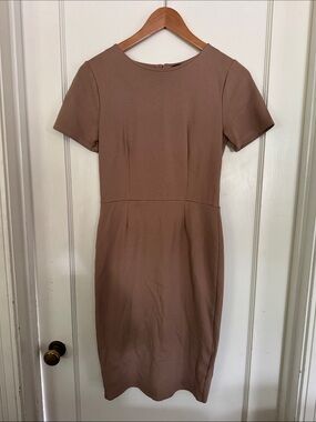 Short-Sleeve Fitted Sheath Dress in Taupe